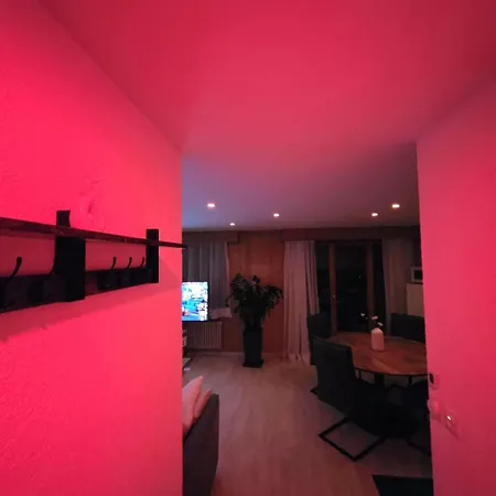 דירה Panorama View, Balcony, 6min Walk To Lift, Modern *
